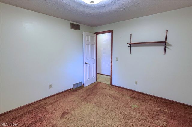 1821 Hiram Street, Louisville, OH 44641
