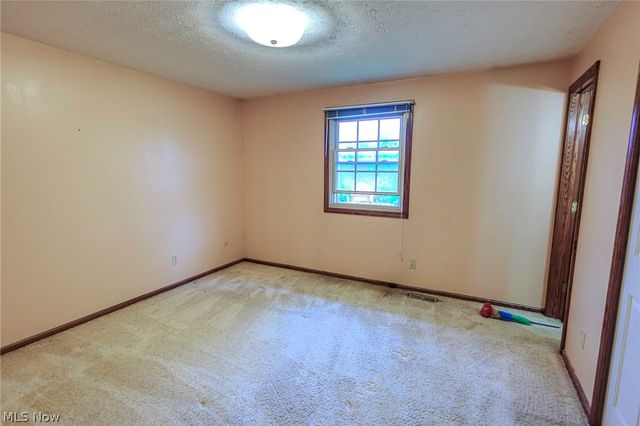 1821 Hiram Street, Louisville, OH 44641