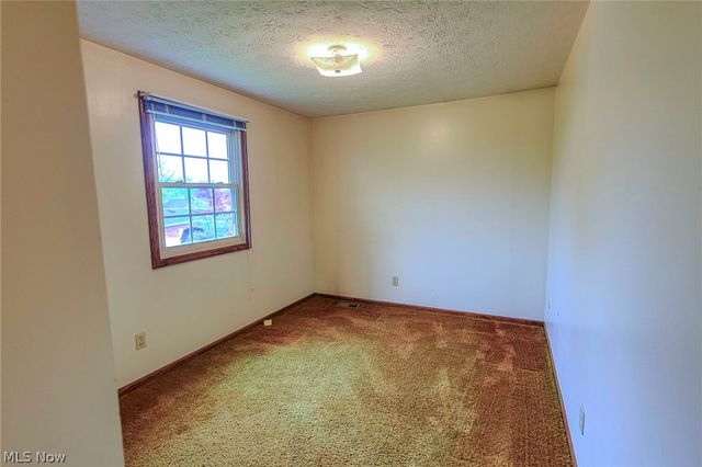 1821 Hiram Street, Louisville, OH 44641