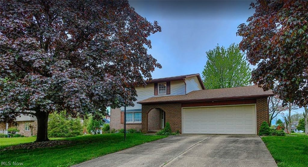 1821 Hiram Street, Louisville, OH 44641