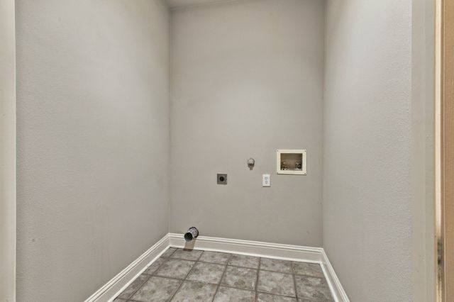 2529 Champagne Drive, Irving, TX 75038