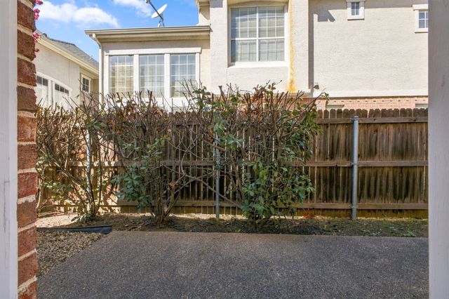 2529 Champagne Drive, Irving, TX 75038