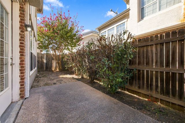 2529 Champagne Drive, Irving, TX 75038
