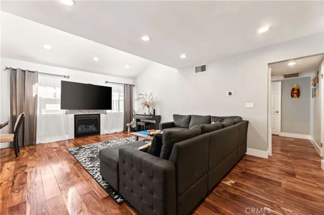 10550 Sunland 7, Sunland, CA 91040