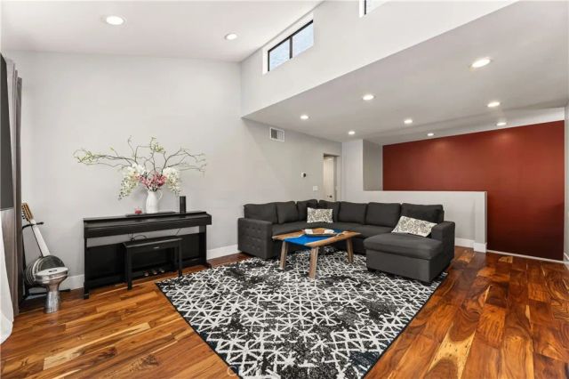 10550 Sunland 7, Sunland, CA 91040