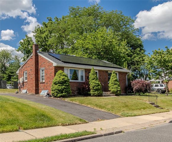 1404 East Highland Street, Allentown City, PA 18109