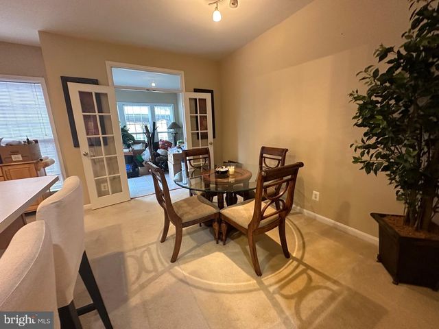 8935 SINGLELEAF CIR, Lorton, VA 22079