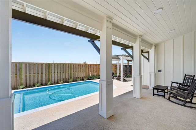 536 Black Marlin Dr, Port Aransas, TX 78373