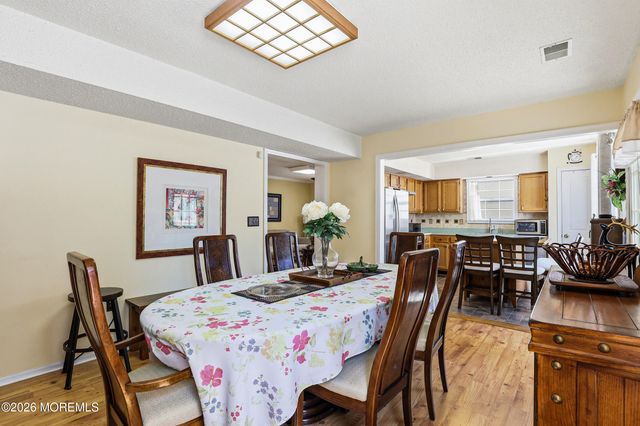 129 Hamlet Court, Toms River, NJ 08753