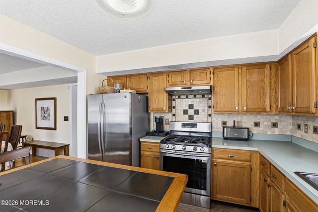 129 Hamlet Court, Toms River, NJ 08753