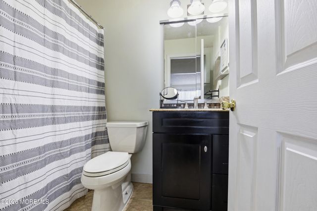 129 Hamlet Court, Toms River, NJ 08753
