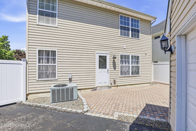129 Hamlet Court, Toms River, NJ 08753