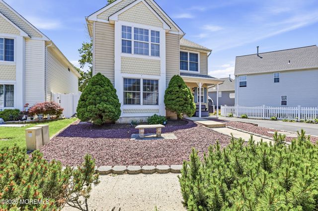 129 Hamlet Court, Toms River, NJ 08753