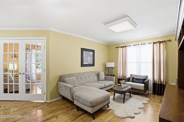 129 Hamlet Court, Toms River, NJ 08753