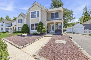 129 Hamlet Court, Toms River, NJ 08753