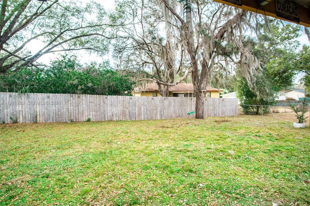 Image 2 of property listing at 1123 Bucknell, Inverness, FL 34450