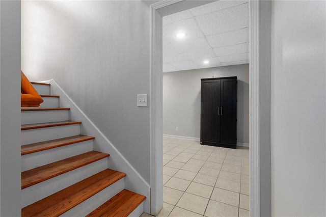 625 Midjay Drive, Liberty, MO 64068