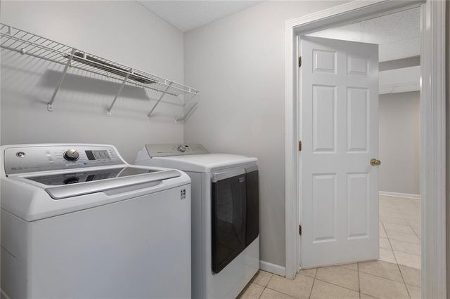 625 Midjay Drive, Liberty, MO 64068