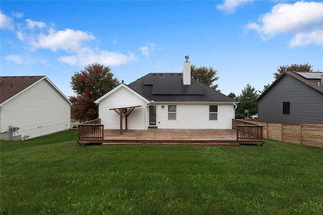 625 Midjay Drive, Liberty, MO 64068