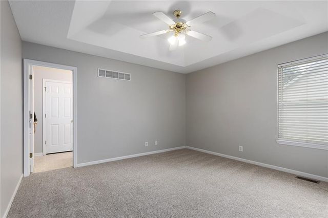 625 Midjay Drive, Liberty, MO 64068