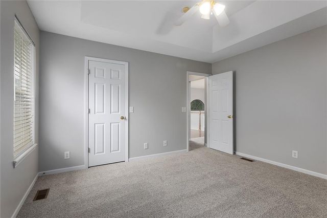 625 Midjay Drive, Liberty, MO 64068