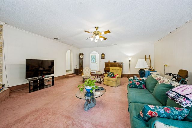 3014 Idlecreek Drive, Dalworthington Gardens, TX 76016