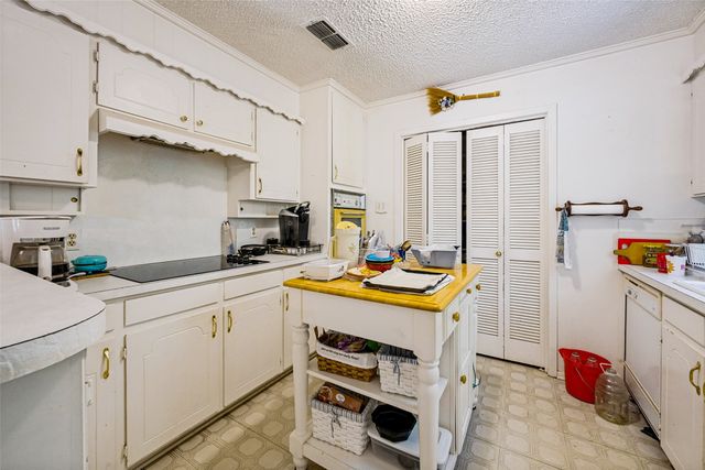 3014 Idlecreek Drive, Dalworthington Gardens, TX 76016