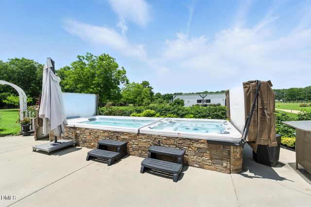 474 E Barefoot Road, Newton Grove, NC 28366