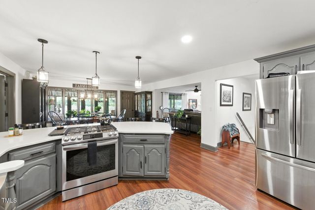 474 E Barefoot Road, Newton Grove, NC 28366