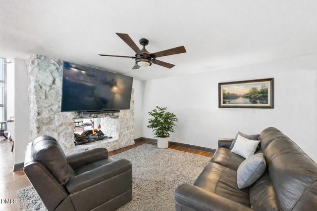 474 E Barefoot Road, Newton Grove, NC 28366