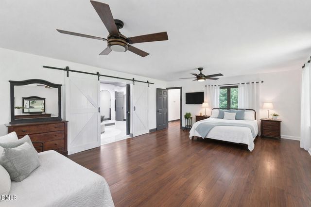 474 E Barefoot Road, Newton Grove, NC 28366