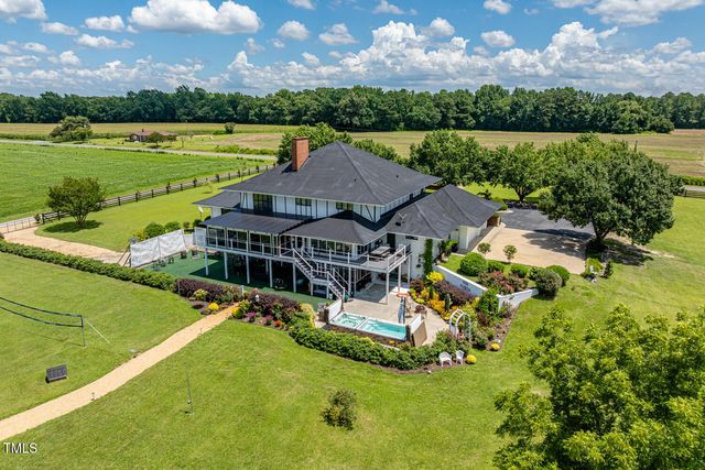 474 E Barefoot Road, Newton Grove, NC 28366
