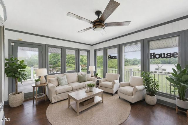 474 E Barefoot Road, Newton Grove, NC 28366