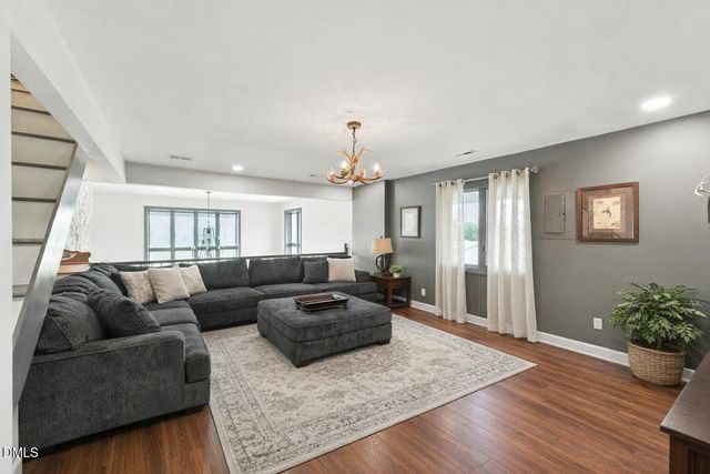 474 E Barefoot Road, Newton Grove, NC 28366