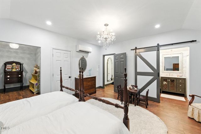 474 E Barefoot Road, Newton Grove, NC 28366