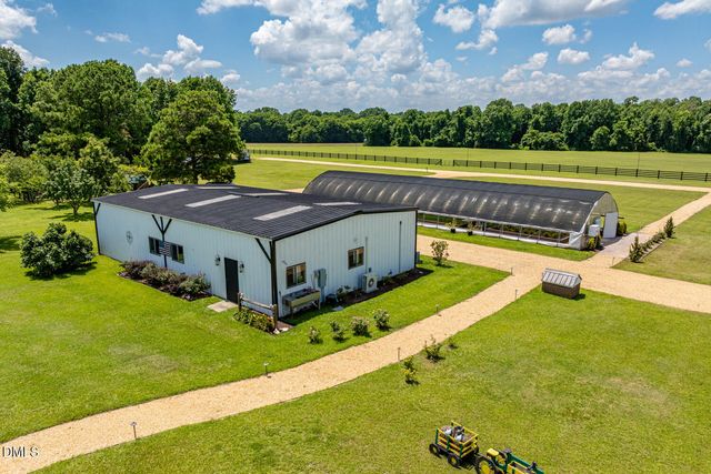 474 E Barefoot Road, Newton Grove, NC 28366