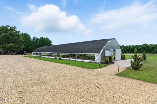 474 E Barefoot Road, Newton Grove, NC 28366