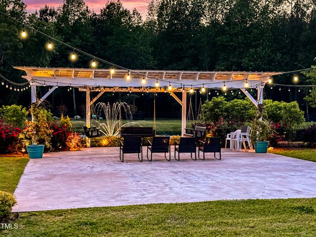 474 E Barefoot Road, Newton Grove, NC 28366