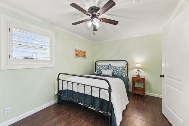 16634 Jamaica Beach Road, Jamaica Beach, TX 77554