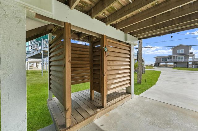 16634 Jamaica Beach Road, Jamaica Beach, TX 77554