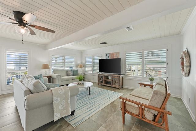 16634 Jamaica Beach Road, Jamaica Beach, TX 77554