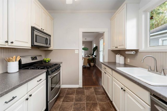 1222 Arlington Street, Houston, TX 77008