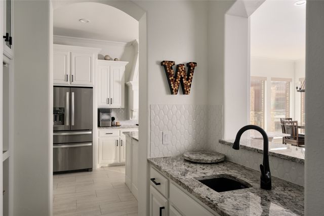 2312 Maidens Castle Drive, Lewisville, TX 75056