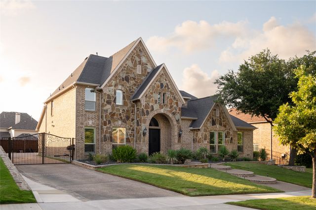 2312 Maidens Castle Drive, Lewisville, TX 75056