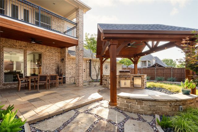 2312 Maidens Castle Drive, Lewisville, TX 75056