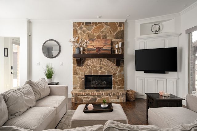 2312 Maidens Castle Drive, Lewisville, TX 75056