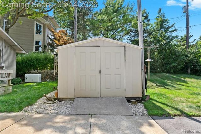 978 Ridge Court, Chelsea, MI 48118