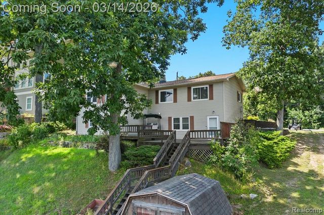 978 Ridge Court, Chelsea, MI 48118