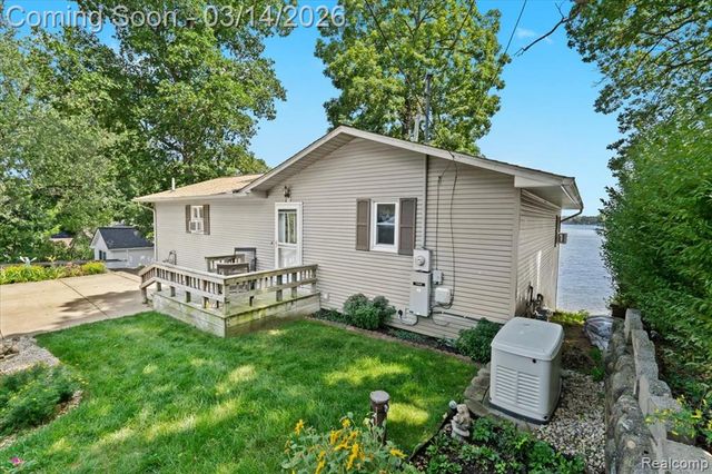 978 Ridge Court, Chelsea, MI 48118