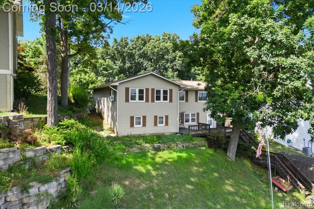 978 Ridge Court, Chelsea, MI 48118